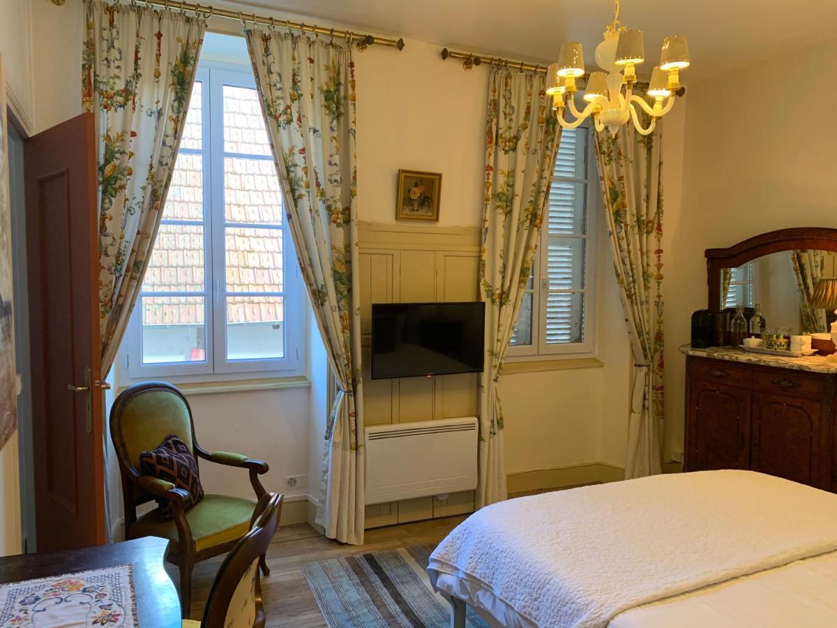 La Grenouille Noire Otel Marcillat-en-Combraille Dış mekan fotoğraf